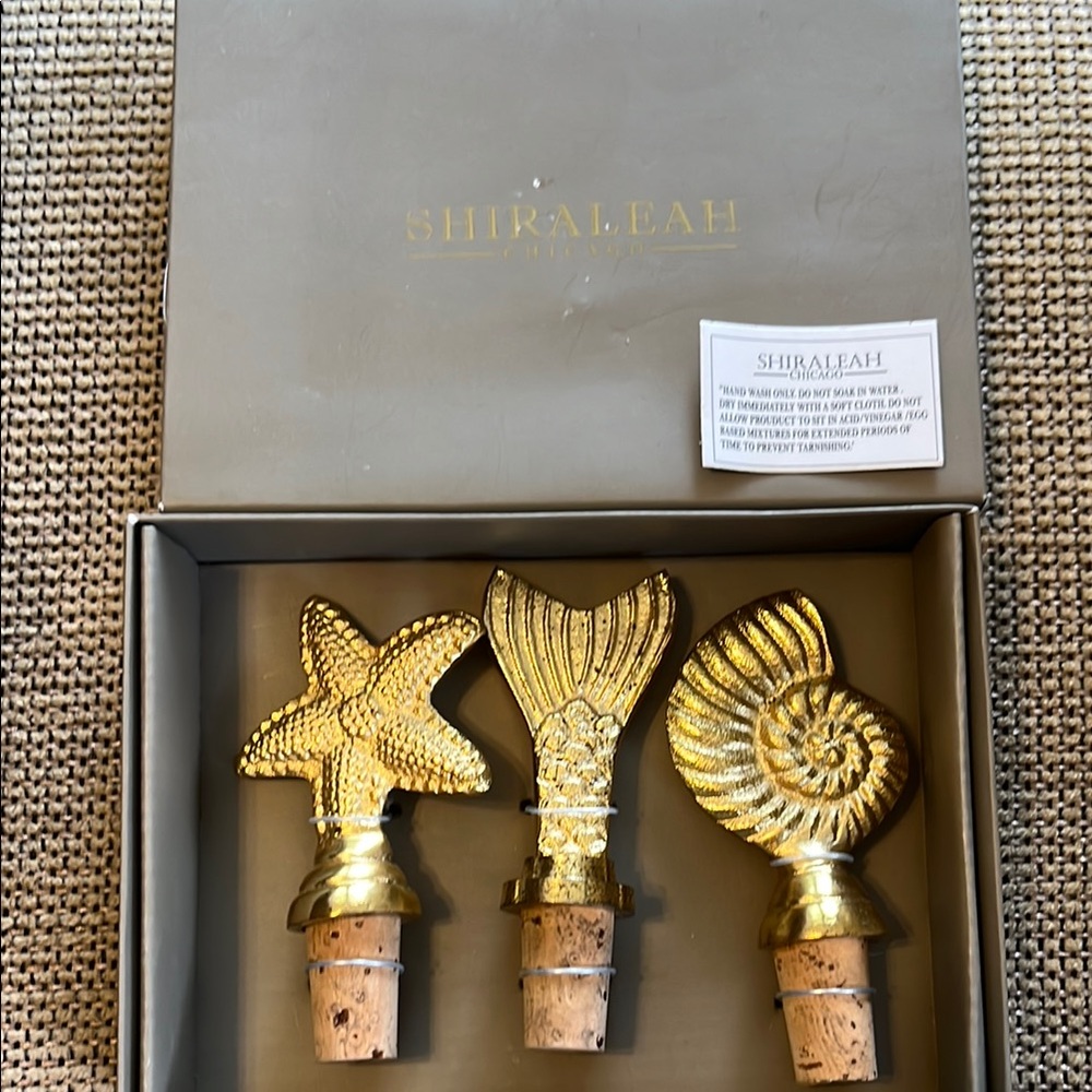 Shiraleah Gold Coastal Wine Stoppers Set